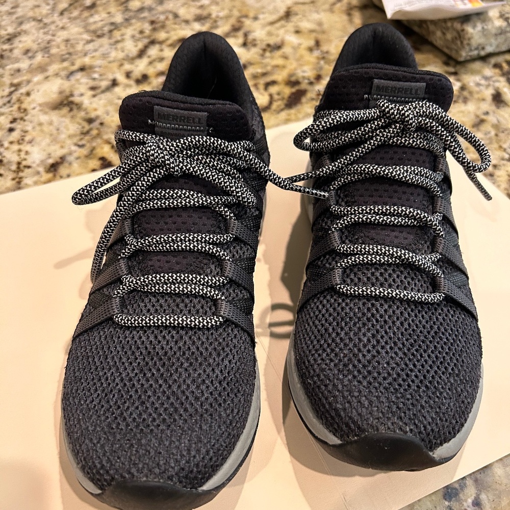 MERRELL BRAVADA EDGE sneaker/light hiker  7.5 Grey and Black. Perfect Condition